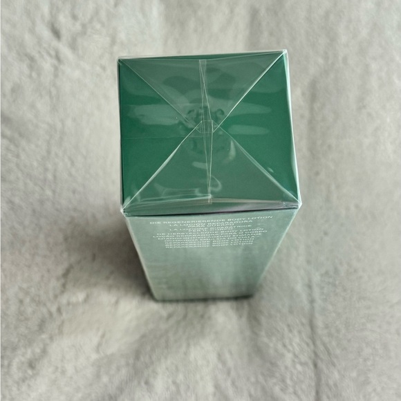 La Mer The Reparative Body Lotion 5.4oz - Picture 2 of 4